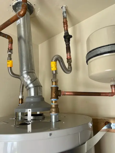 Water heater installation and plumbing repair in Lake Como